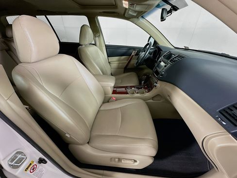 Used 2013 Toyota Highlander Limited image 33