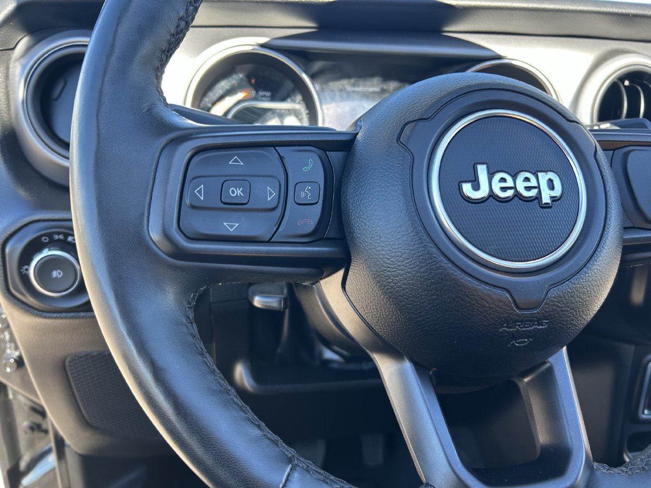 Used 2023 Jeep Wrangler Sport AWD/4WD image 25