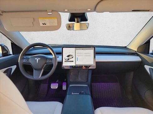 Used 2021 Tesla Model Y Performance image 17