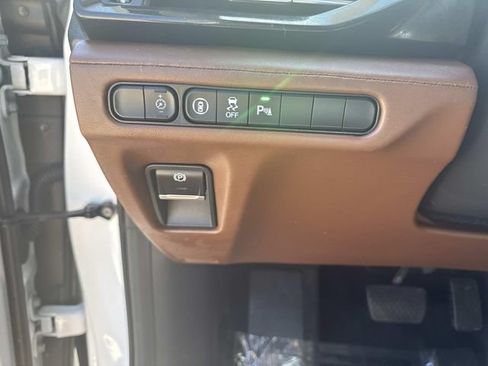 Used 2023 Acura MDX SH-AWD w/ Technology Package image 31