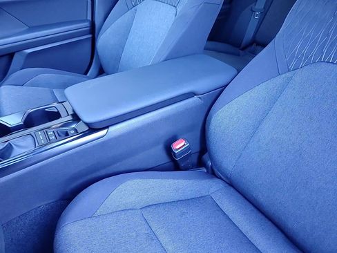 Used 2025 Toyota Camry LE image 21