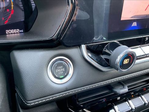 Used 2024 Chevrolet Colorado LT w/ LT Convenience Package image 35