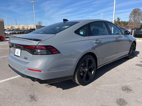 Used 2025 Honda Accord Sport image 4