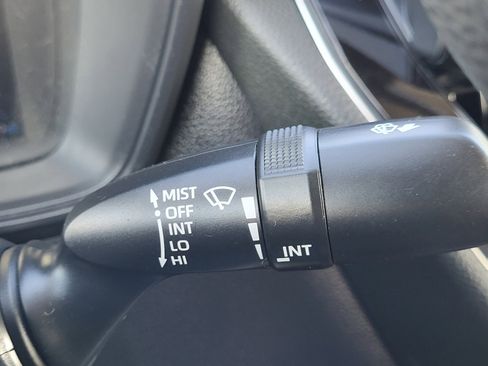 Used 2022 Toyota Corolla LE image 32