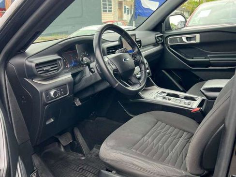 Used 2020 Ford Explorer XLT AWD/4WD image 30