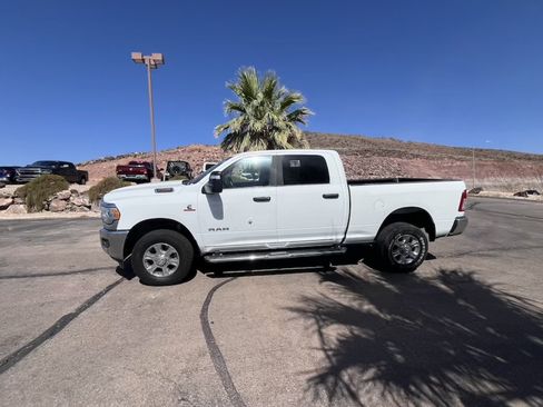 Used 2024 RAM 2500 Big Horn w/ Off Road Package AWD/4WD image 2