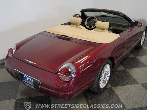 Used 2004 Ford Thunderbird image 33