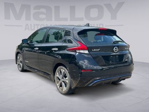 Used 2019 Nissan Leaf SV w/ SV Technology Package FWD image 3