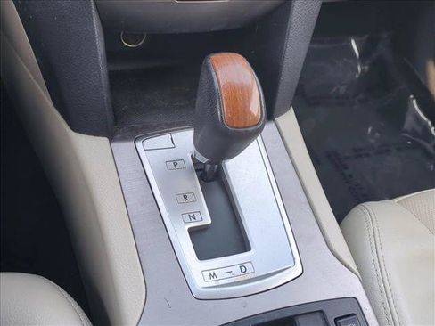Used 2014 Subaru Outback 2.5i Limited w/ Moonroof Package AWD/4WD image 12