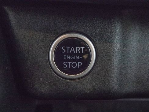 Used 2022 Nissan Rogue SV image 23