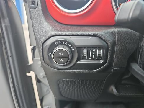 Used 2020 Jeep Gladiator Rubicon AWD/4WD image 24