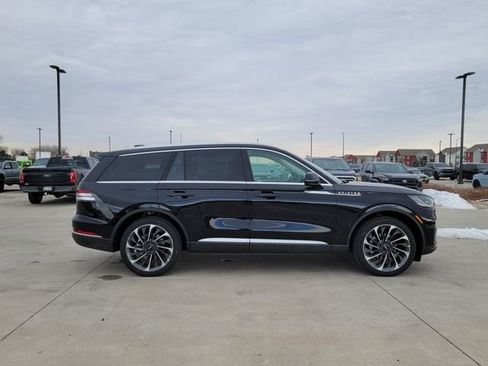 New 2026 Lincoln Aviator Reserve w/ Illumination Package AWD/4WD image 2