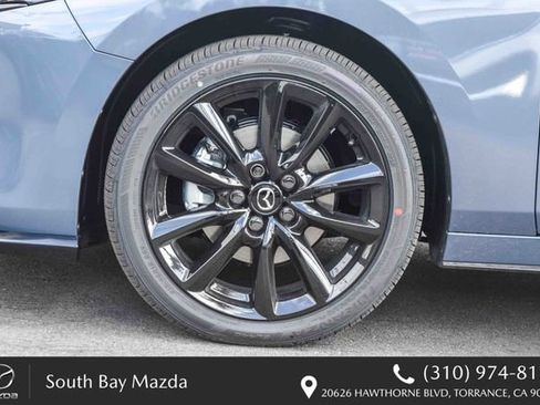 New 2026 MAZDA MAZDA3 Hatchback w/Premium Plus Pkg image 11