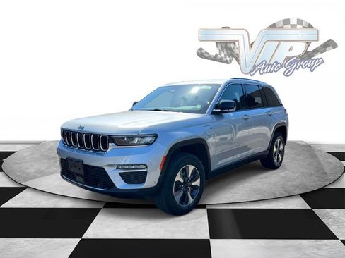 Certified 2023 Jeep Grand Cherokee 4WD 4xe w/ Luxury Tech Group II image 2
