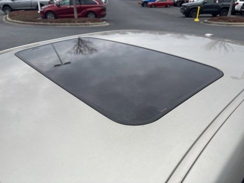 Used 2018 Toyota Avalon XLE Plus image 5