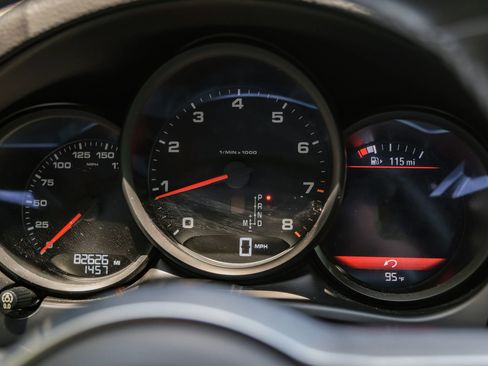 Used 2018 Porsche Macan image 20