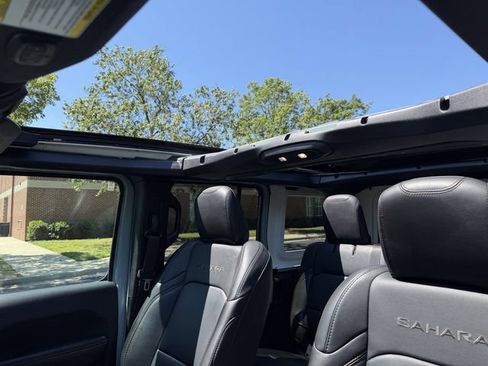 Used 2024 Jeep Wrangler Unlimited Sahara w/ Technology Group AWD/4WD image 27