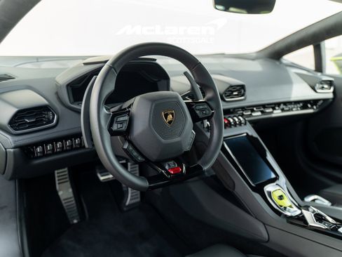 Used 2022 Lamborghini Huracan EVO image 27