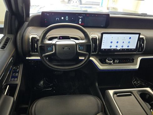 Used 2025 Ford Expedition Tremor AWD/4WD image 21