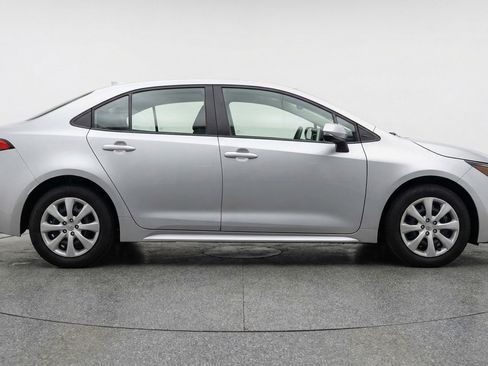 Used 2025 Toyota Corolla LE FWD image 8