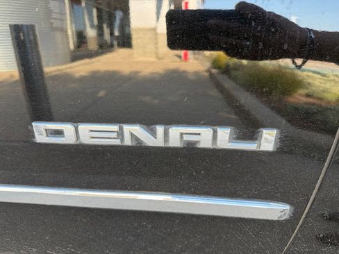 Used 2020 GMC Yukon XL Denali w/ Denali Ultimate Package AWD/4WD image 17