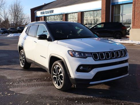 Used 2024 Jeep Compass Limited image 4