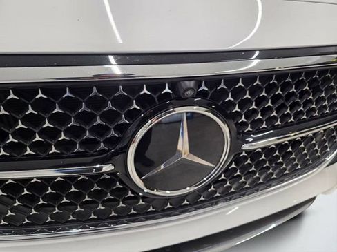 Used 2025 Mercedes-Benz E 350 Sedan image 9