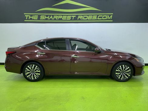 Used 2023 Nissan Altima 2.5 SV image 11
