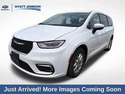 Used 2023 Chrysler Pacifica Touring-L