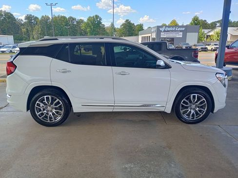 Used 2023 GMC Terrain Denali AWD/4WD image 6