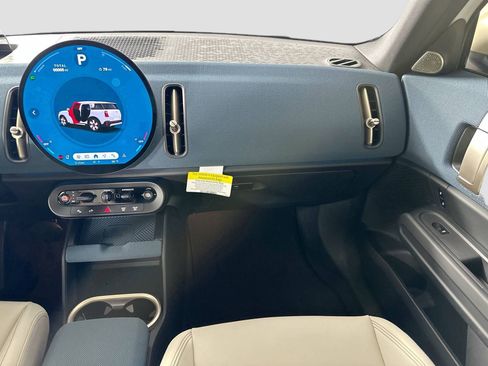 Certified 2025 MINI Cooper Countryman S w/ Comfort Package Max image 28