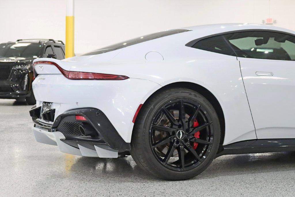 Used 2019 Aston Martin V8 Vantage Coupe RWD image 10