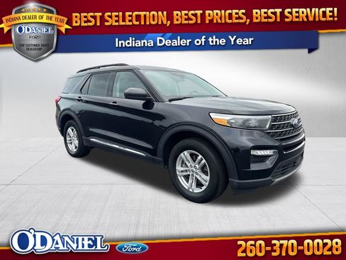 Used 2024 Ford Explorer XLT w/ Equipment Group 202A AWD/4WD image 1