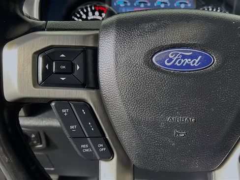 Used 2017 Ford F150 Platinum w/ Equipment Group 701A Luxury image 19