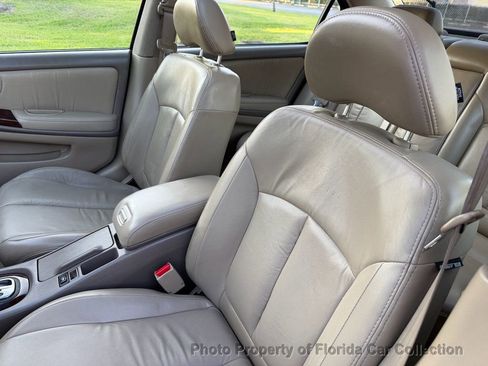 Used 2001 INFINITI I30 image 8