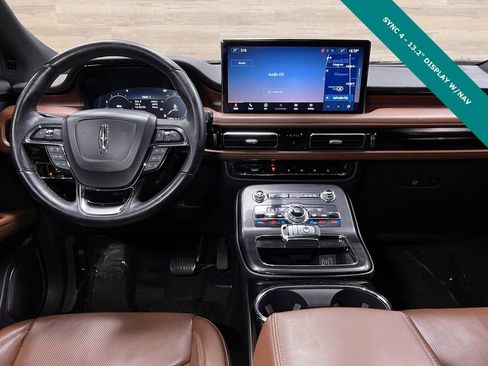 Used 2021 Lincoln Nautilus Reserve w/ Monochromatic Package image 2