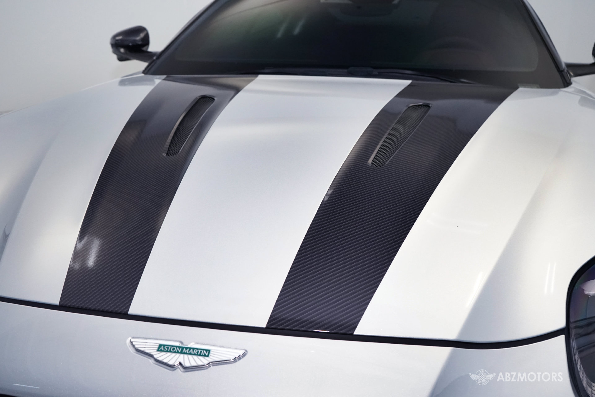 Used 2025 Aston Martin DB12 Coupe RWD image 14
