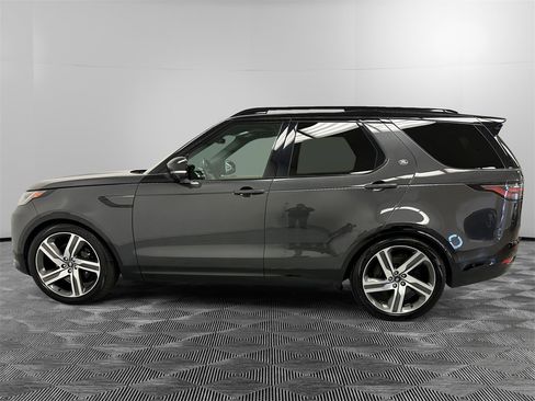 Used 2024 Land Rover Discovery Metropolitan Edition image 2