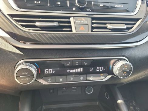 Used 2024 Nissan Altima 2.0 SR image 25