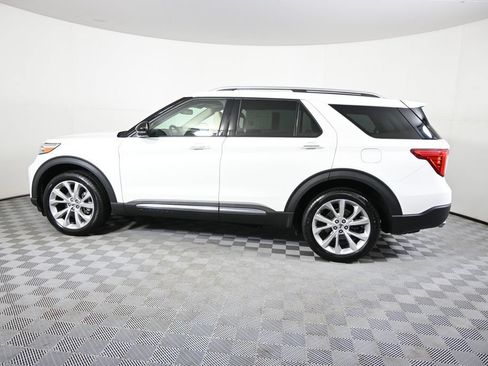 Used 2022 Ford Explorer Platinum w/ Equipment Group 601A AWD/4WD image 3