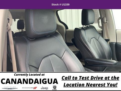 Used 2021 Chrysler Pacifica Touring-L image 30