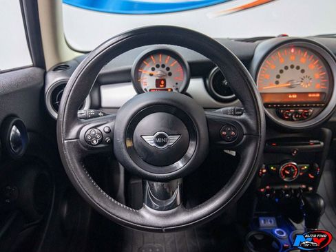 Used 2013 MINI Cooper Hardtop image 10