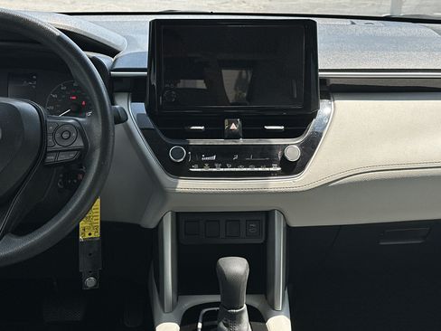 Used 2025 Toyota Corolla Cross L FWD image 21