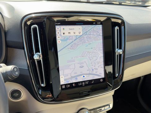 Used 2023 Volvo XC40 B5 Plus w/ Climate Package image 20