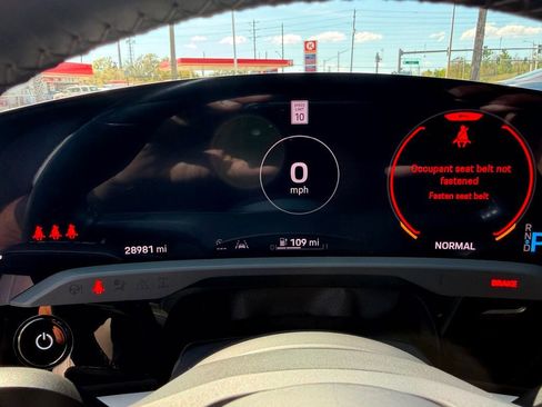 Used 2023 Porsche Taycan 4S w/ Premium Package image 15