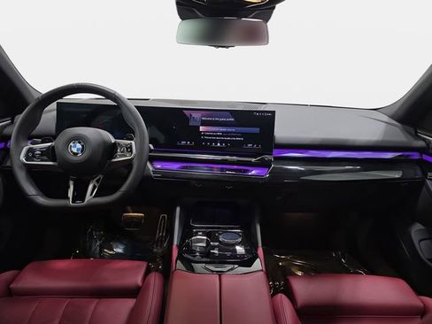 Certified 2026 BMW 530i xDrive w/ M Sport Package AWD/4WD image 9