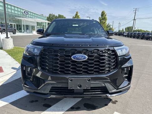 Certified 2025 Ford Explorer ST-Line AWD/4WD image 8