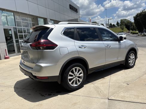 Used 2019 Nissan Rogue SV AWD/4WD image 6