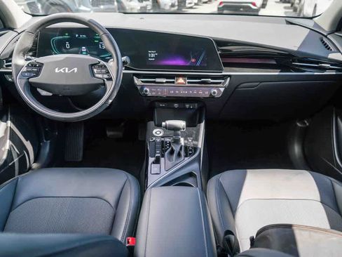 Certified 2023 Kia Niro EX FWD image 11