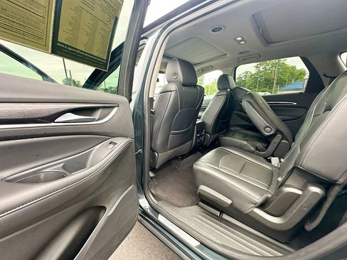Used 2021 Buick Enclave Avenir w/ Avenir Technology Package AWD/4WD image 17